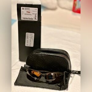 NWT OAKLEY SUNGLASSES MATTE BROWN TORTOISE